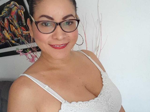 EmilyRosses - Live porn &amp; sex cam - 26032113