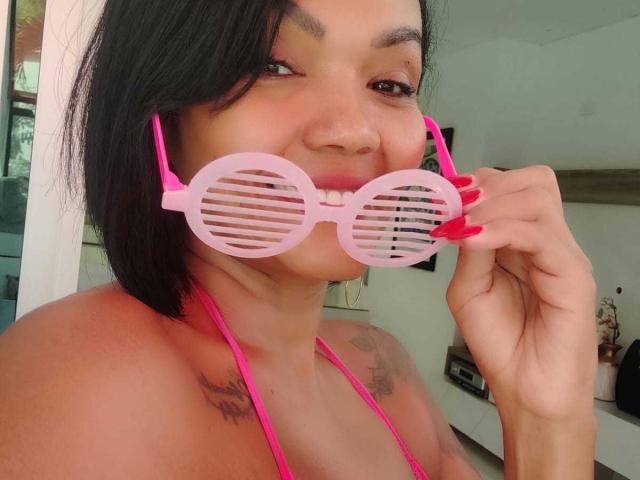 ExoticLyla - פורנו בשידור חי ומצלמת סקס - 26036049