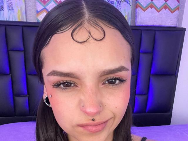 MarietteJones - Live sex cam - 26037425