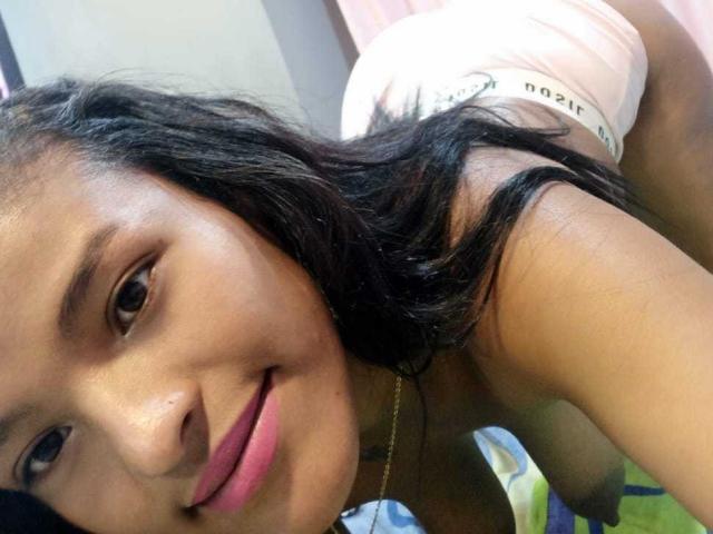 EmmalyMorgan - Sexe cam en vivo - 26042277