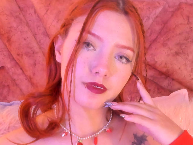 EmmaThomsonn - Live sex cam - 26047105