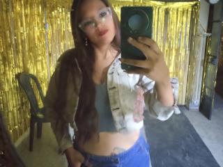 UrsulaHot69 - Live sex cam - 26050789