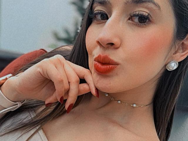 EmmaLombardi - Élő pornó és szexkamera - 26053869