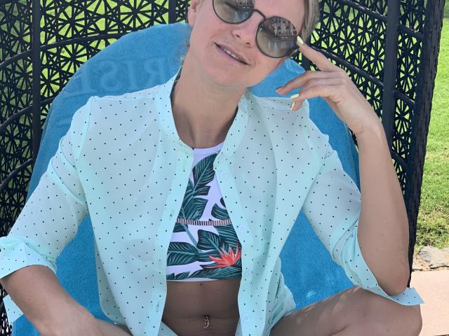 BelleLisaG - Live sex cam - 26072569