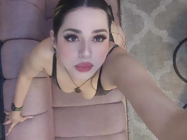 PaulettWatsoon - Live sex cam - 26076617