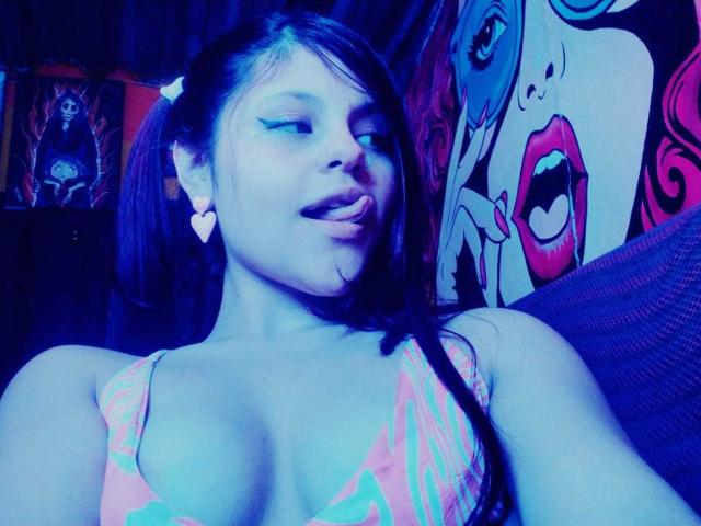 SophieHil - Porno na żywo i seks kamera - 26079521