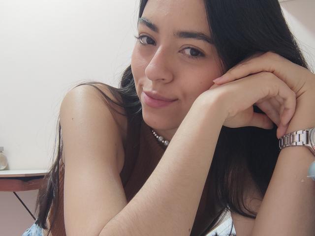 CanelleGarces - Élő pornó és szexkamera - 26085225