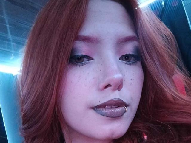 EmmaThomsonn - Porno na żywo i seks kamera - 26088737