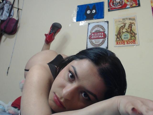 AntonellaWayne - Live Sex Cam - 26102765