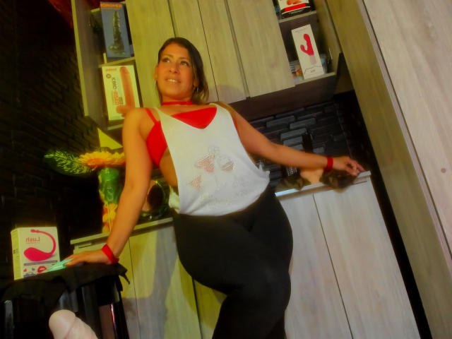 LaurenHills - Porno na żywo i seks kamera - 26107777