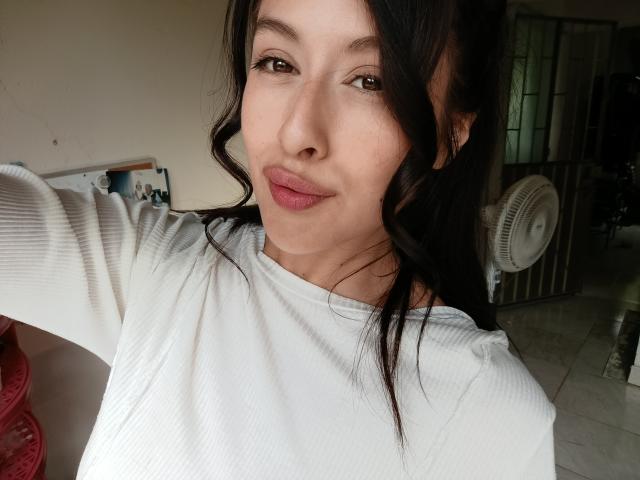 IsabellaPalacio - פורנו בשידור חי ומצלמת סקס - 26112545