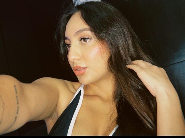 DianaFernandezz - Live porn &amp; sex cam - 26117369