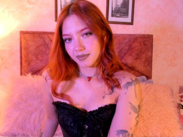 EmmaThomsonn - Live porn &amp; sex cam - 26117429