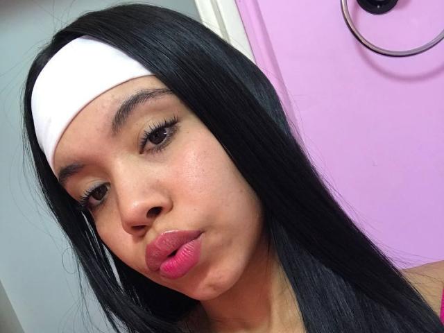 EmaGarces - Live porn &amp; sex cam - 26117573