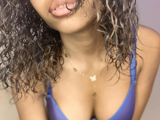 LindaSanchezL - Live porn &amp; sex cam - 26120745