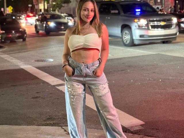 ArianaLu - Sexe cam en vivo - 26122577