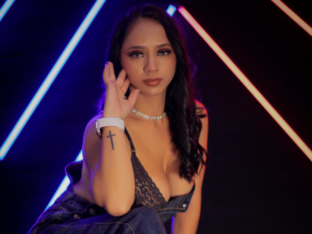 KloeThompson - Live sex cam - 26124453