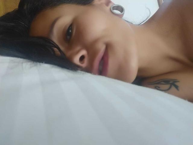 AmelieBlake - Live porn &amp; sex cam - 26128081