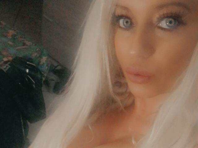 AdeleSuper - Live sex cam - 26132661