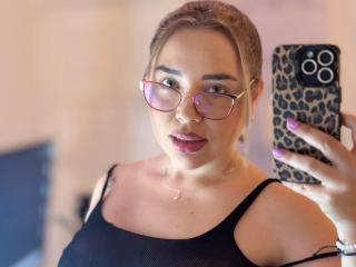 MiaBlondeHot - Live porn &amp; sex cam - 26132737