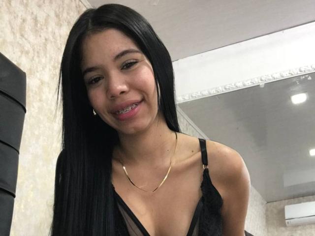 EmaGarces - Live sex cam - 26145553