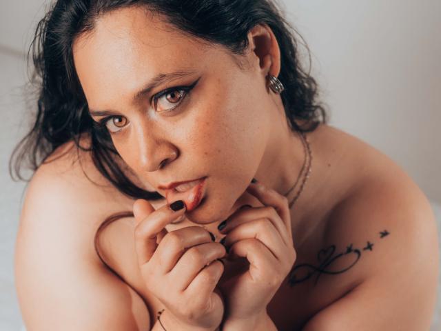 BiiancaCos - Live sex cam - 26150801