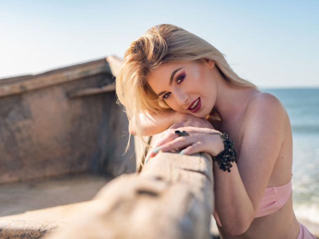 LindaBryns - Live porn &amp; sex cam - 26153033