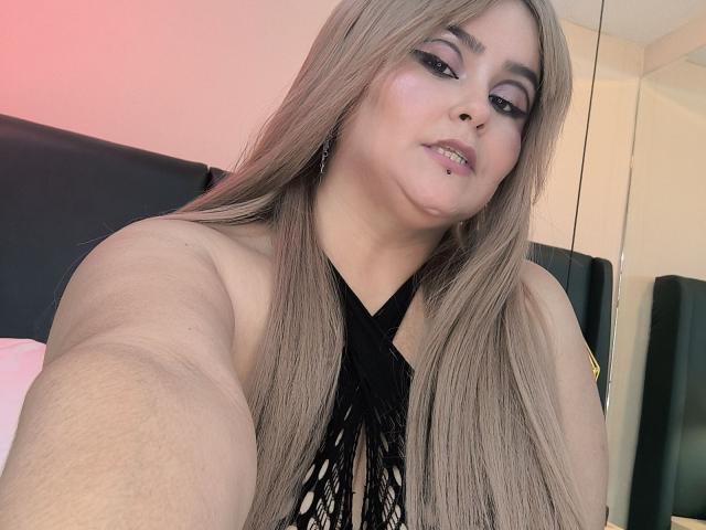 FlaviaSaenz - Live porn &amp; sex cam - 26157333