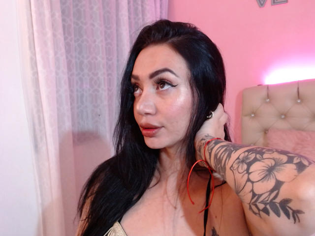 SophieLombardo - сексуальная веб-камера в реальном времени - 26176457