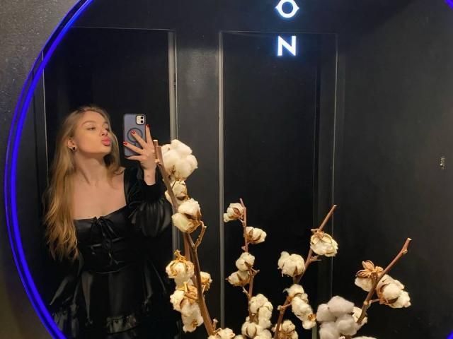 AngyyEyess - Live sexe cam - 26179149
