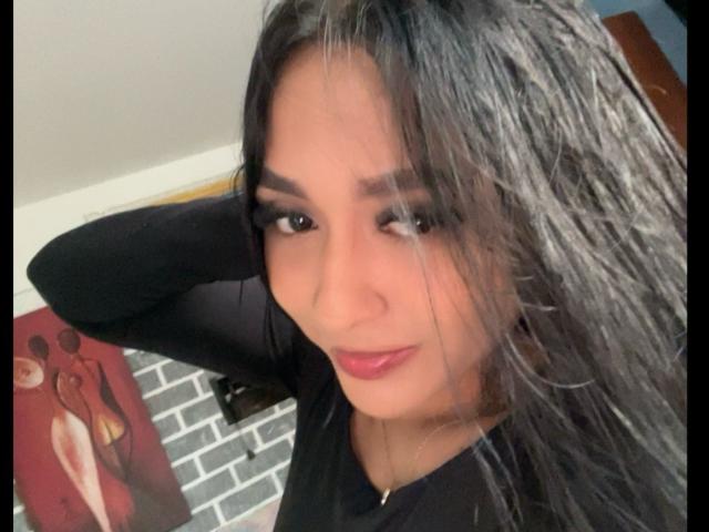 SofiaJames - Live sex cam - 26179525