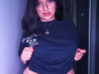 SarahFirstLove - Live porn &amp; sex cam - 26193813