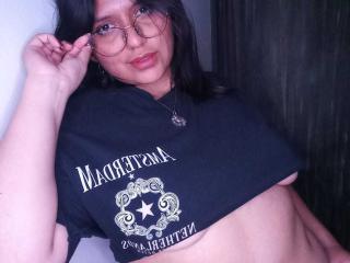 SarahFirstLove - Live porn &amp; sex cam - 26193817