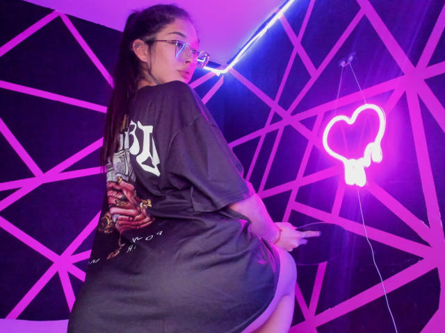 KatieSantana - Live sex cam - 26206637