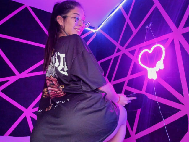 KatieSantana - Live porn &amp; sex cam - 26206641