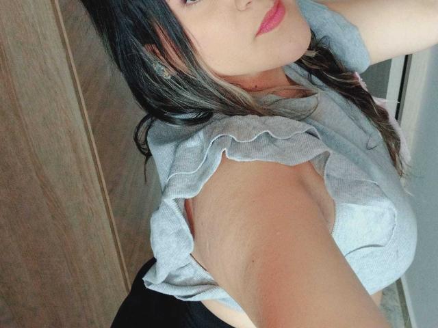 MiaJhonss - Live porn &amp; sex cam - 26209857