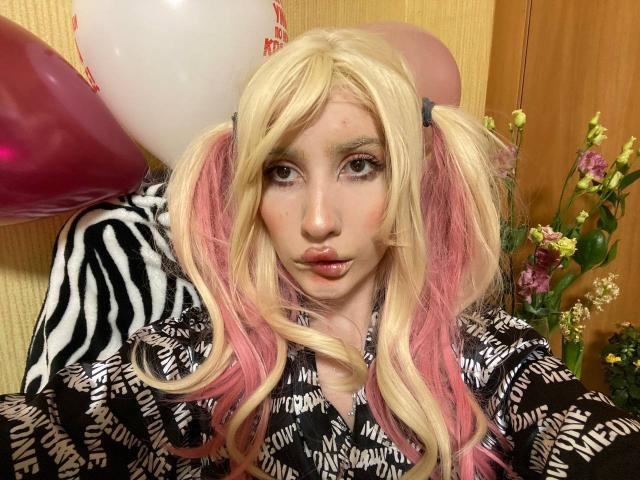 ElzaKomx - Live sex cam - 26212373