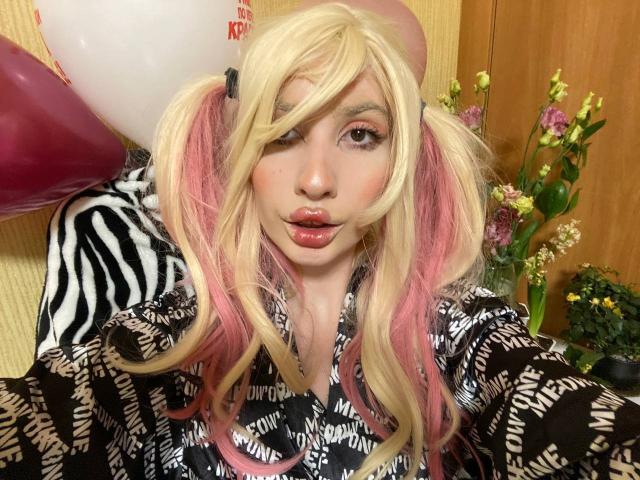 ElzaKomx - Live porn &amp; sex cam - 26213361