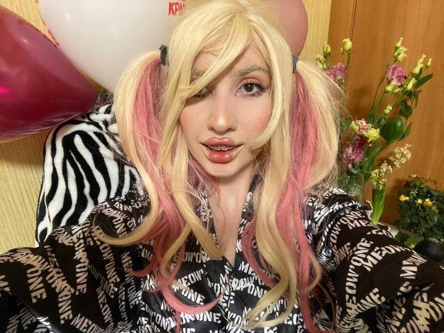 ElzaKomx - Live porn &amp; sex cam - 26213373