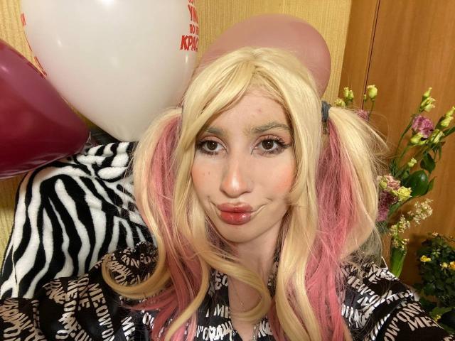 ElzaKomx - Élő pornó és szexkamera - 26213409