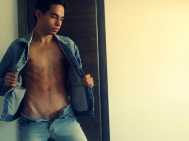 ErickJackson - Live sex cam - 2621720