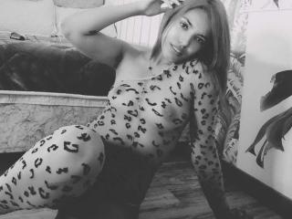 LiliRose69 - Live porn &amp; sex cam - 26218213