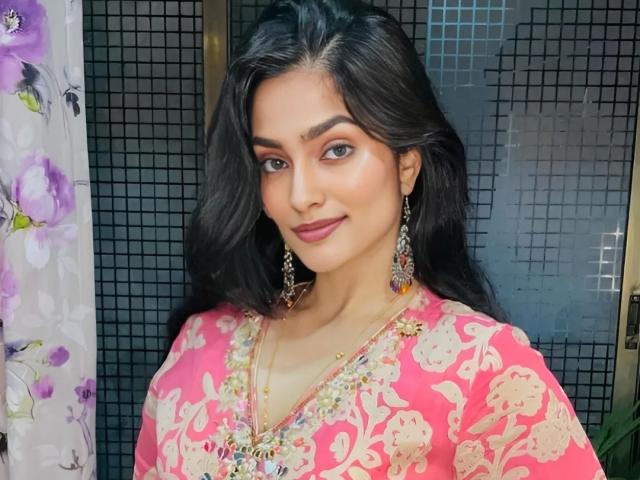 AngelVarsh - Live porn &amp; sex cam - 26220305