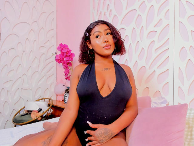 AmberQueeny - Live Sex Cam - 26238193