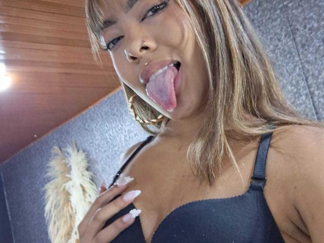 AmelieDuvall - сексуальная веб-камера в реальном времени - 26254805