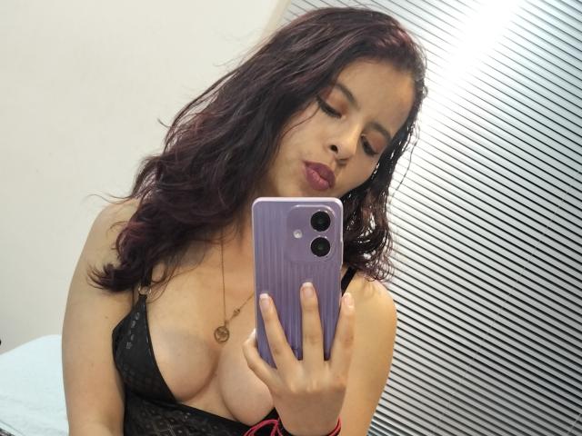 JuliaWaine - Live porn &amp; sex cam - 26257085