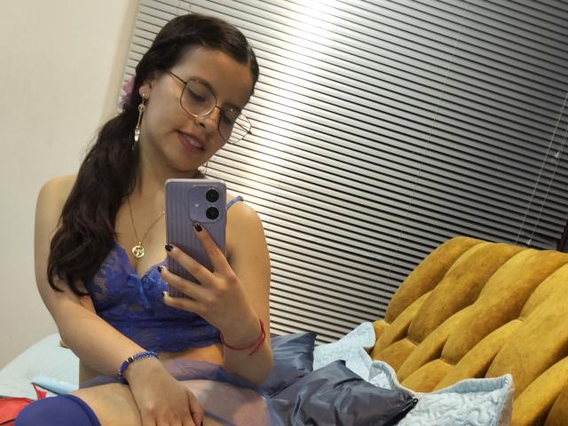 JuliaWaine - Live porn &amp; sex cam - 26257157