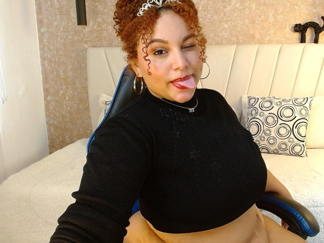 YeraCarey - Élő pornó és szexkamera - 26262237