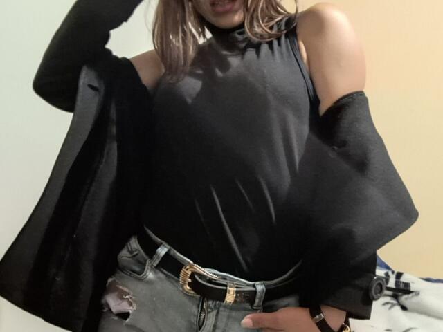 ReeyaSimos - Live porn &amp; sex cam - 26266065