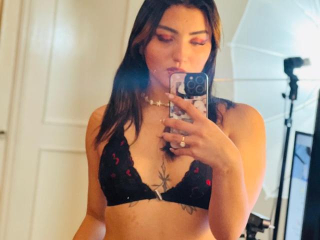 TifanyYivez - Live porn &amp; sex cam - 26266517